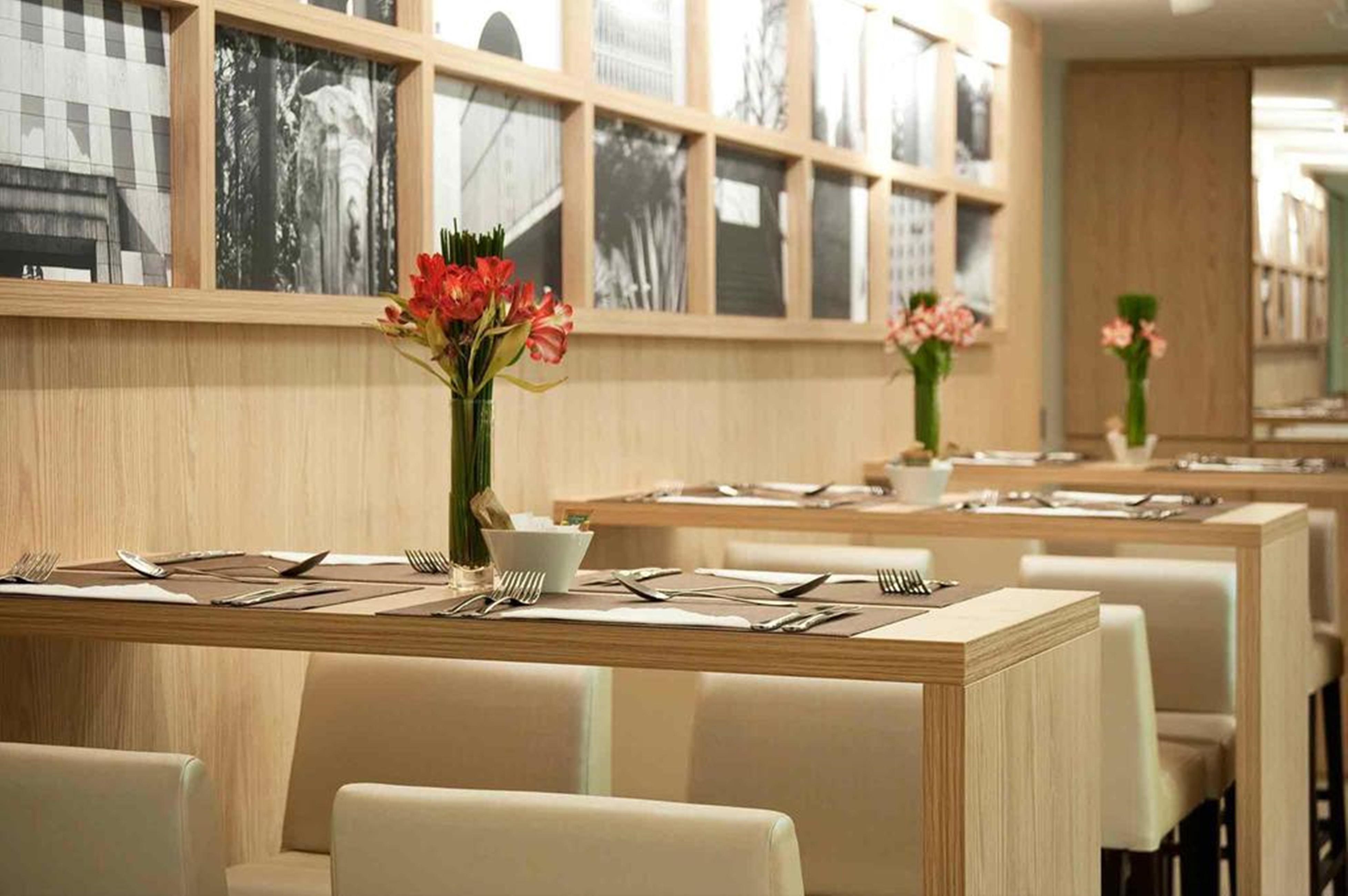 Mercure Sao Paulo Pamplona Restoran fotoğraf